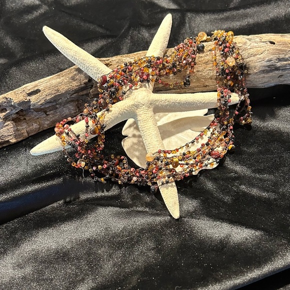 Multi strand necklace made with small glass beads - Picture 2 of 4